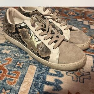 Vintage Havana Gray and Gold Star Sneakers